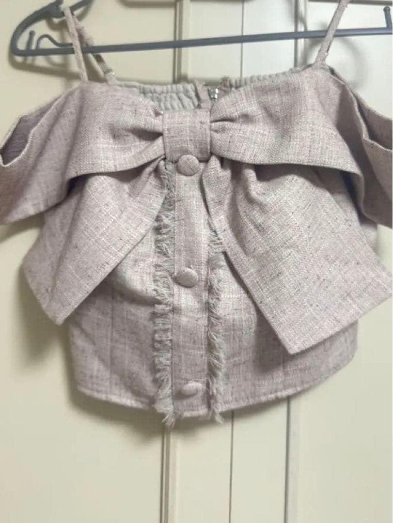 早い物勝ち！大谷映美里着用LIP SERVICEツイードリボンオフショルトップス