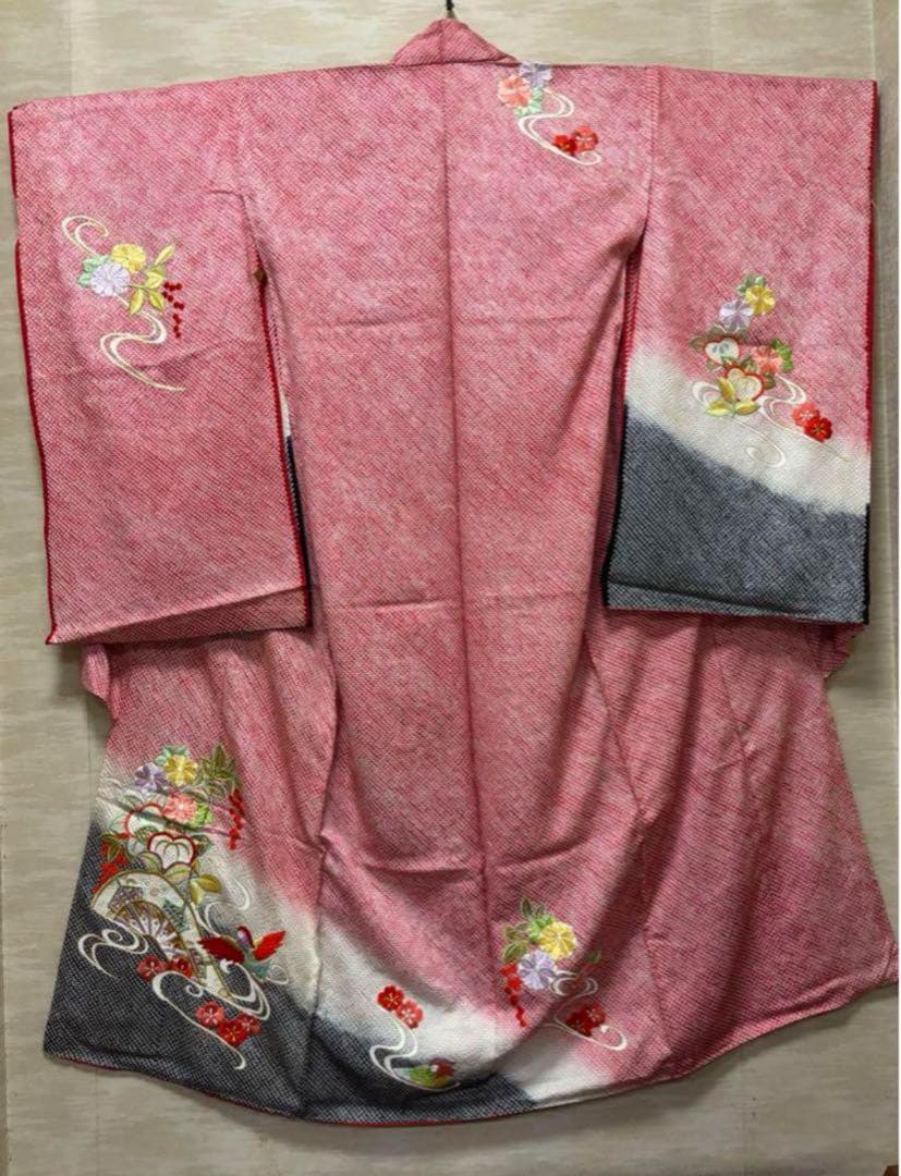 七五三　四ツ身女の子着物　正絹　仮絵羽　赤　豪華絞り　刺繍　片輪車　鴛鴦