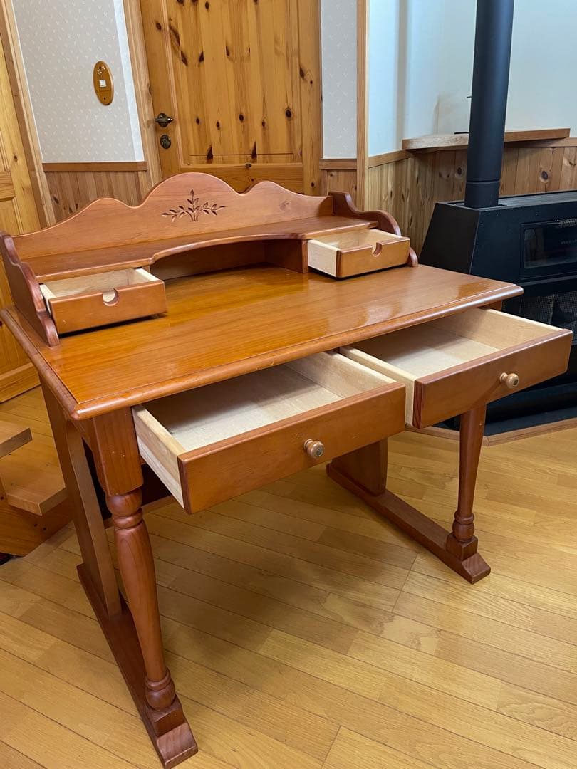 木製クラシックデスク 収納付き