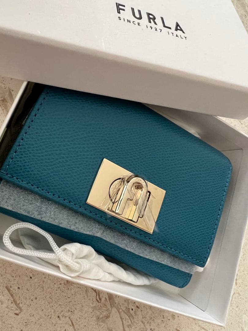 FURLA 折り財布