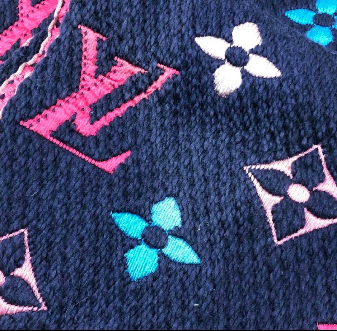 ルイヴィトン モノグラム エシャルプ ロゴマニア レインボー マフラー