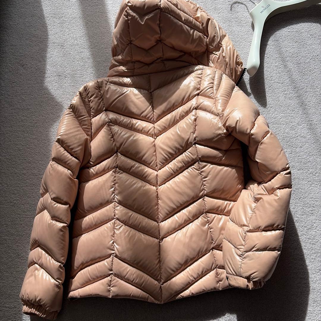 MONCLER ベージュ ダウンジャケット フード付き