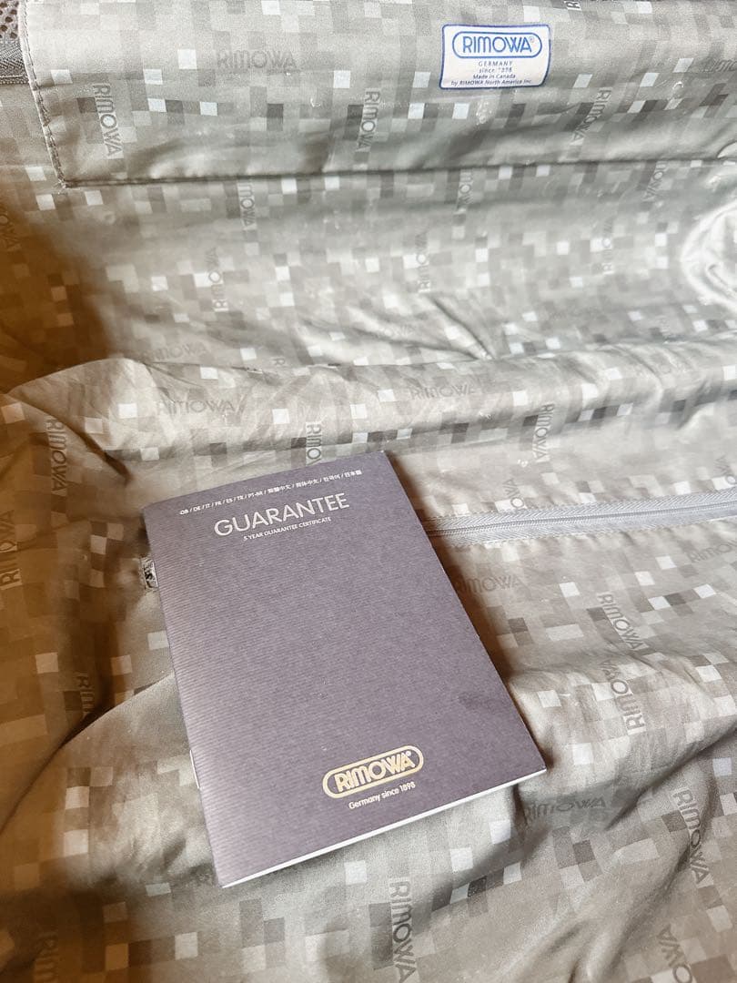 Rimowa ブラックキャリーケース