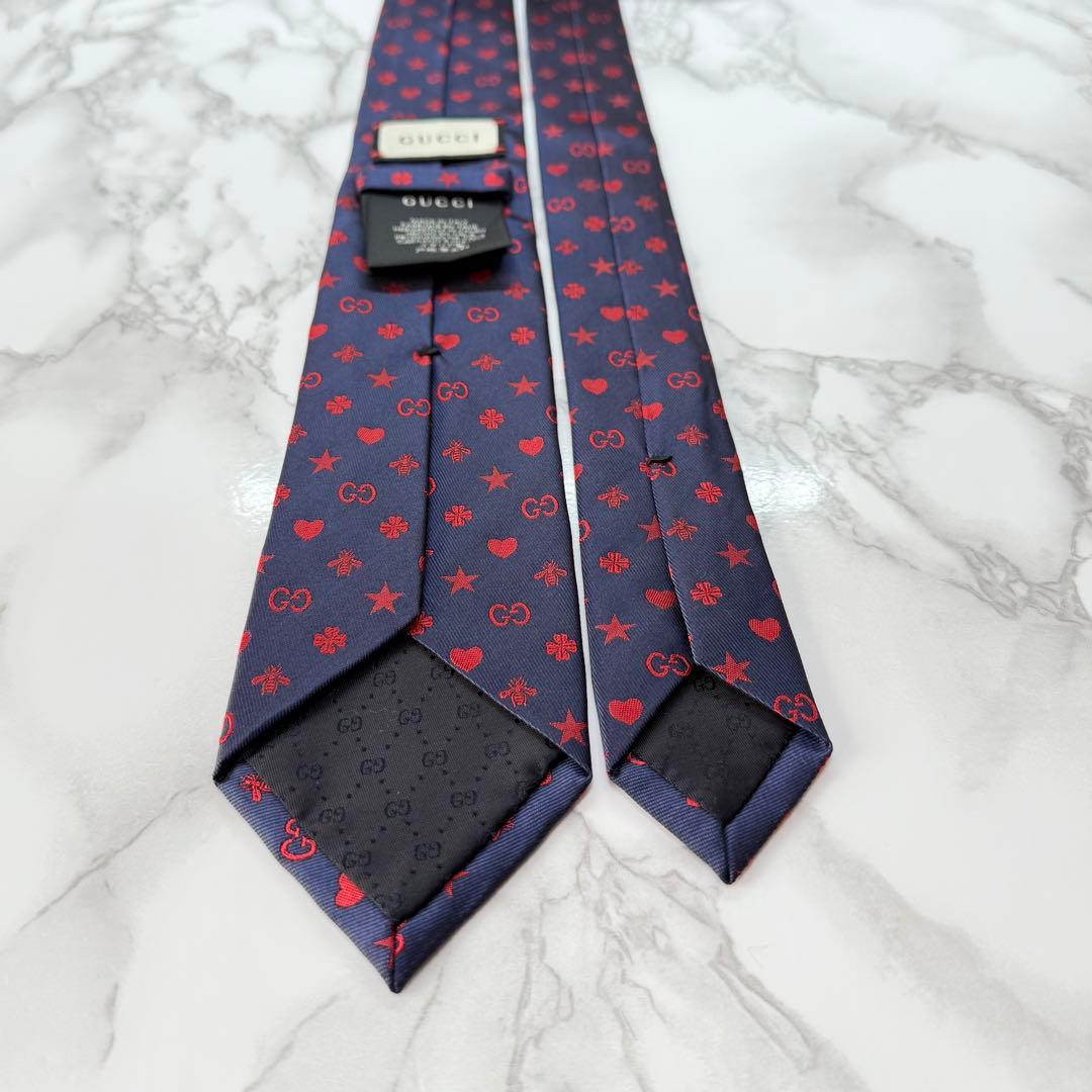 ✨極美品✨ 近年モデル GUCCI ネクタイ シルク100% GGロゴ 総柄 紺