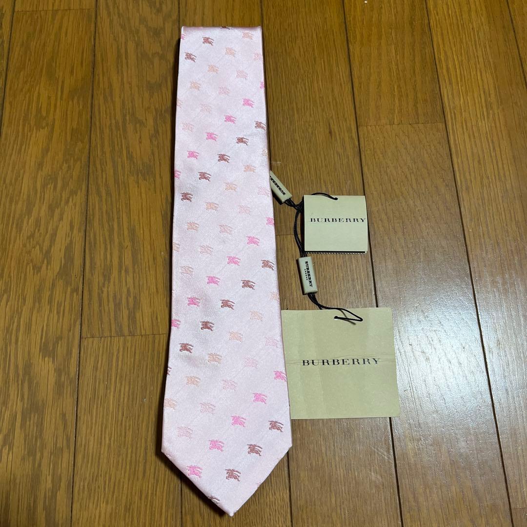 新品タグ付★BURBERRY ロゴパターン ネクタイ ピンク