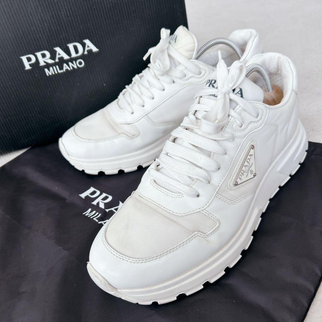 PRADA ホワイト スニーカーRE-NYLON レザー 三角プレート ホワイト