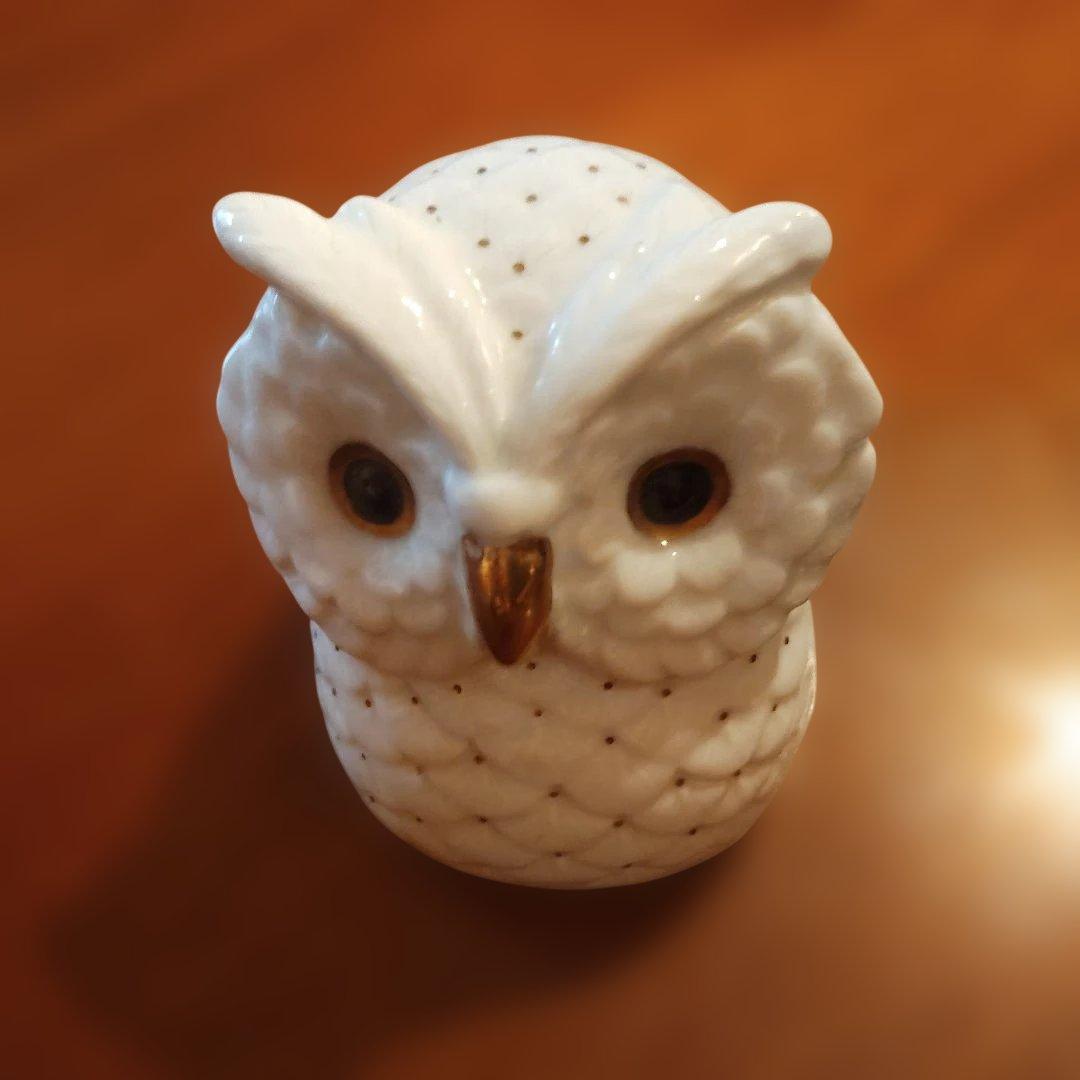 縁起物　フクロウの陶器置物