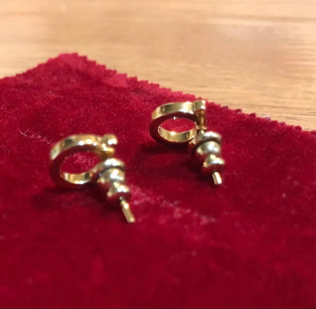 フェラガモ　ゴールド　ピアス⭐︎ほぼ未使用