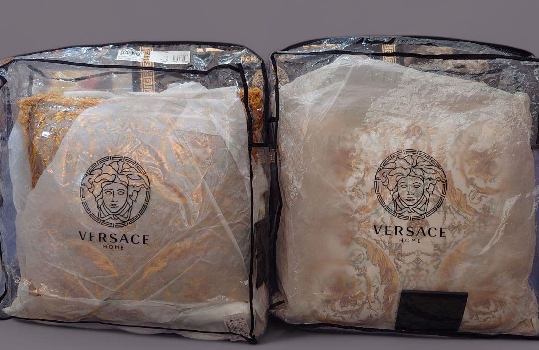 メリーランド10%OFF　新品　ベルサーチ ロゴ入りクッション 2個セット