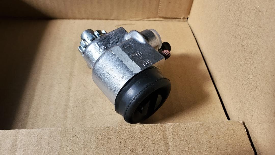 SJ30 フロントホイールシリンダー 左右4個セット