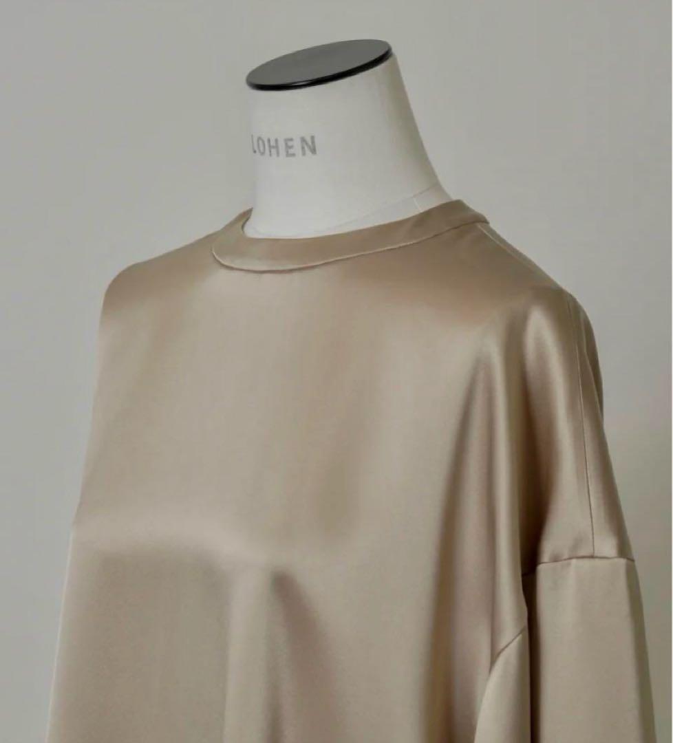 【LOHEN】ベビーサテンTシャツブラウス ベージュ