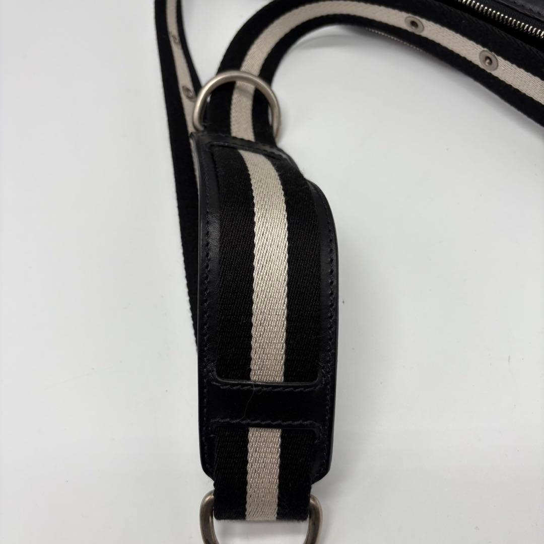 美品 BALLY メッセンジャーバッグ A4 PC収納可能 トレスポ 斜めがけ