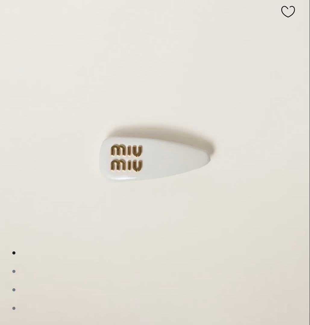 MIU MIU パテントレザー ヘアクリップ