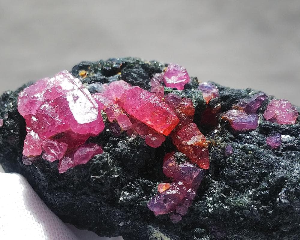 383 ルビー / ピンクサファイア ウィンザー産