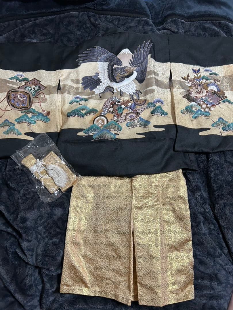 七五三★男児　羽織　着物　袴セット★5歳 ★黒★古典　和風　鷹　松　小槌　矢