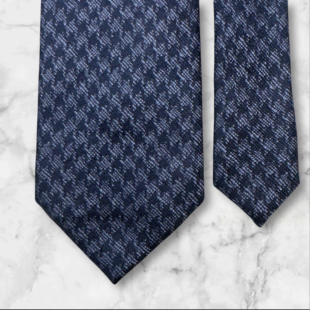 【未使用に近い】TOM FORD グレー　ブラック　千鳥格子　ネクタイ　シルク