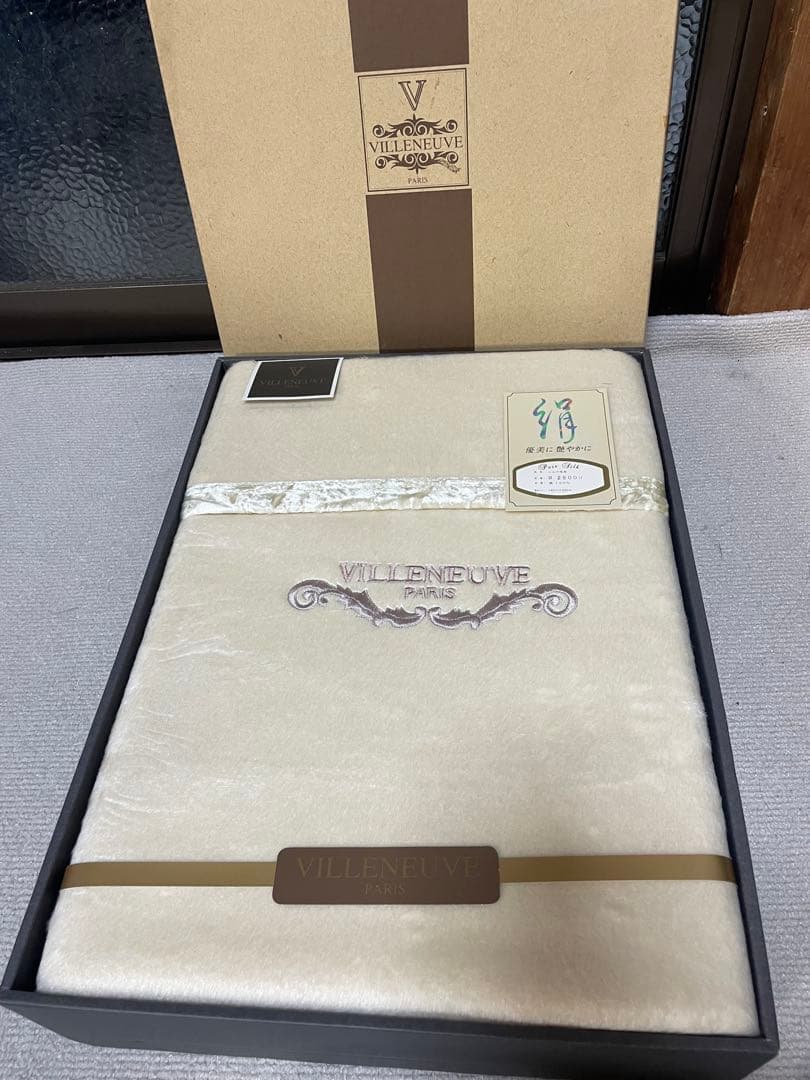 品名: シルク毛布 品質:絹100% 製品サイズ: 140cm×200cm