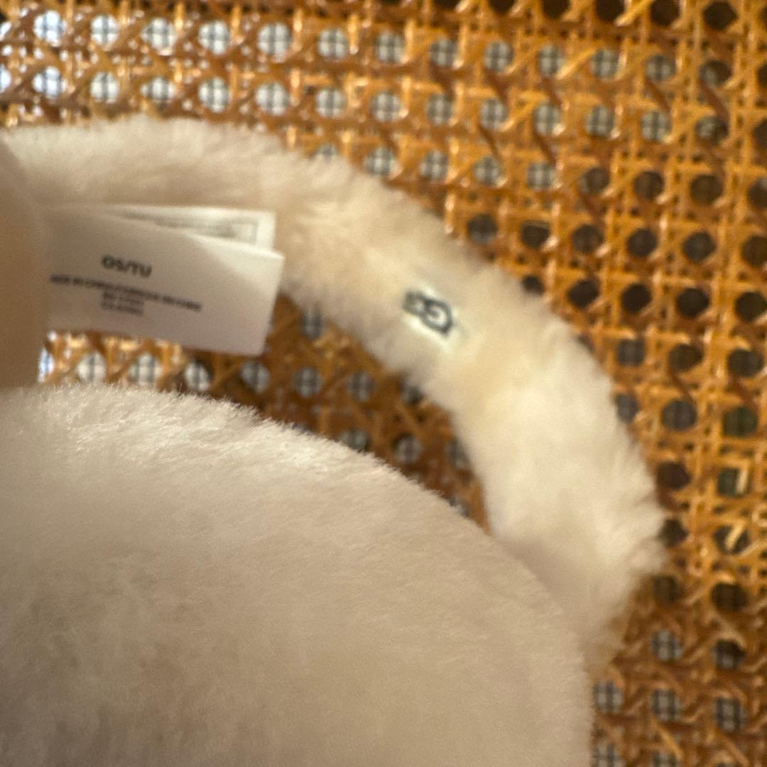 UGG クリーム色 ファー耳あて