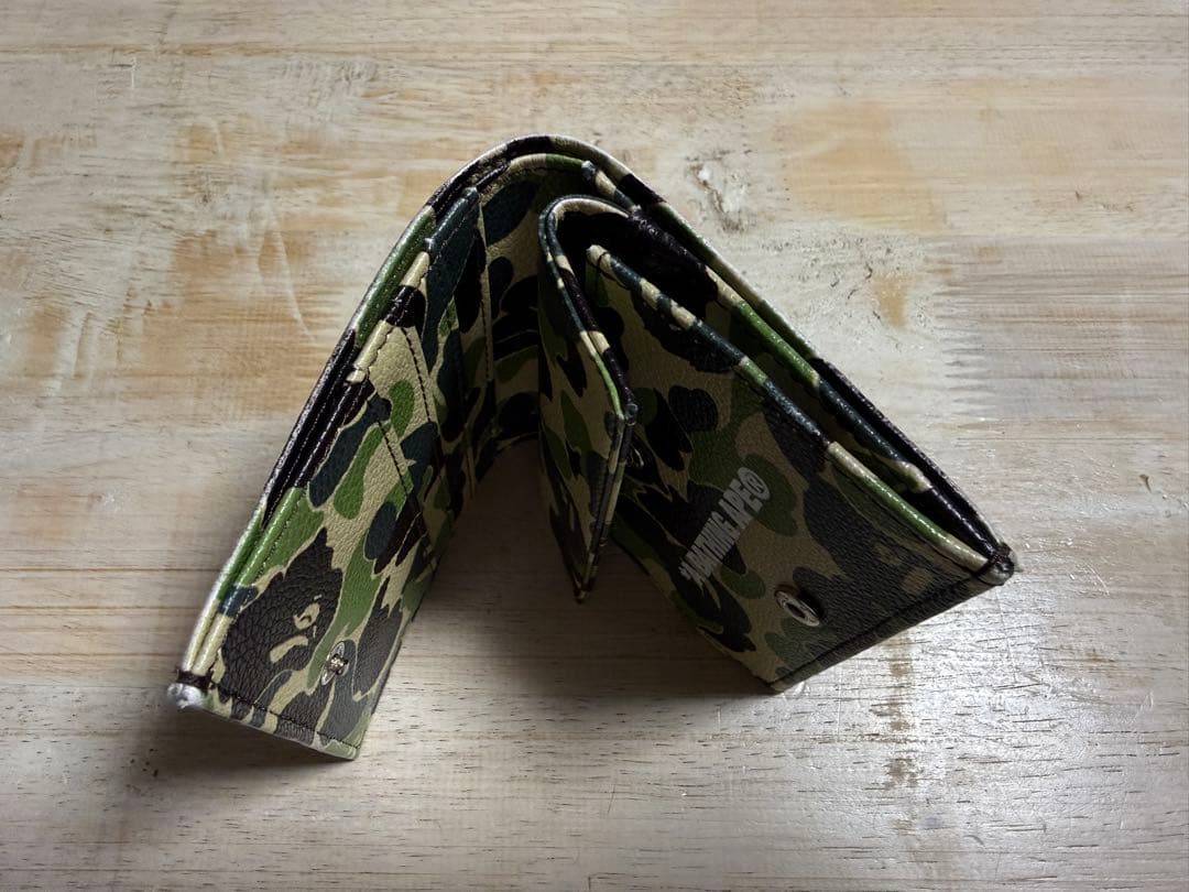 A BATHING APE 迷彩柄 二つ折り財布