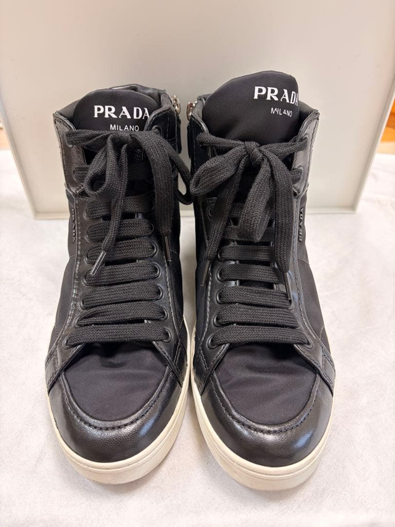 PRADA ブラック ハイカットスニーカー