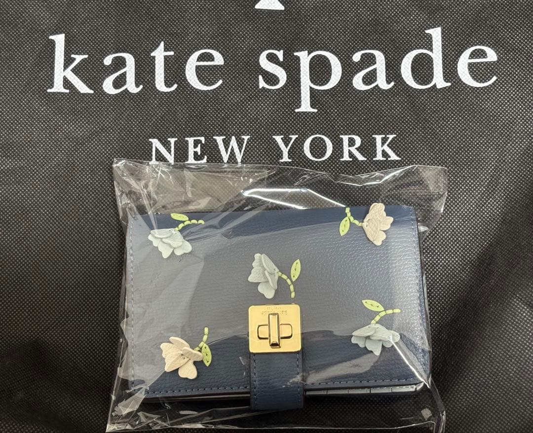金曜日まで限定価格！kate spadeケイトスペード財布
