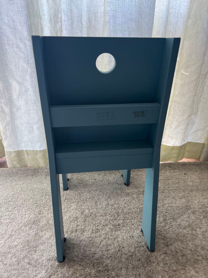 アクタス　STEK 子供用椅子