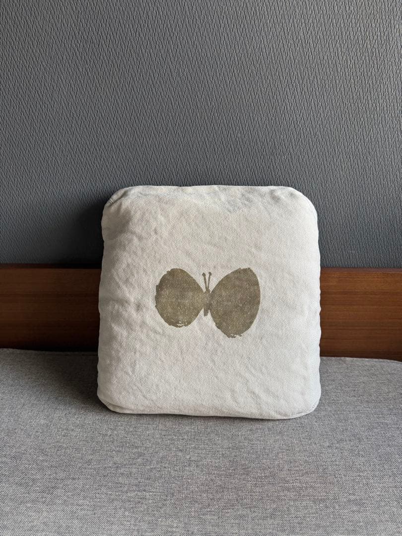 mima perhonen蝶のクッション