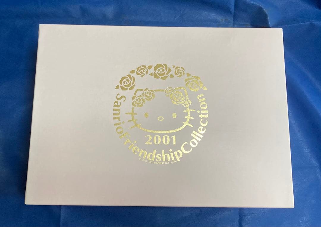 # ハローキティ世界限定999セット　希少生産2001 チャイナボーンセット