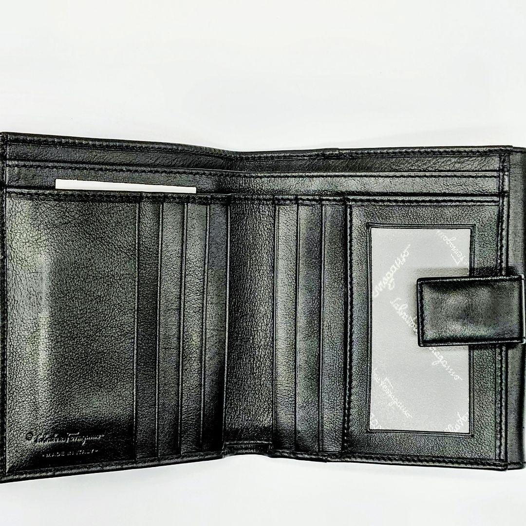 Salvatore Ferragamo フェラガモ　ブラック レザー二つ折り財布