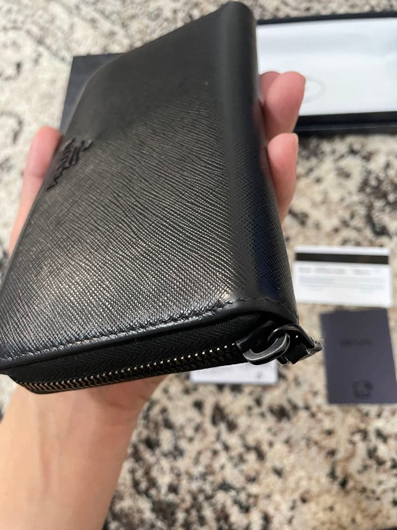 【PRADA/プラダ】ラウンドジップ長財布/ブラック