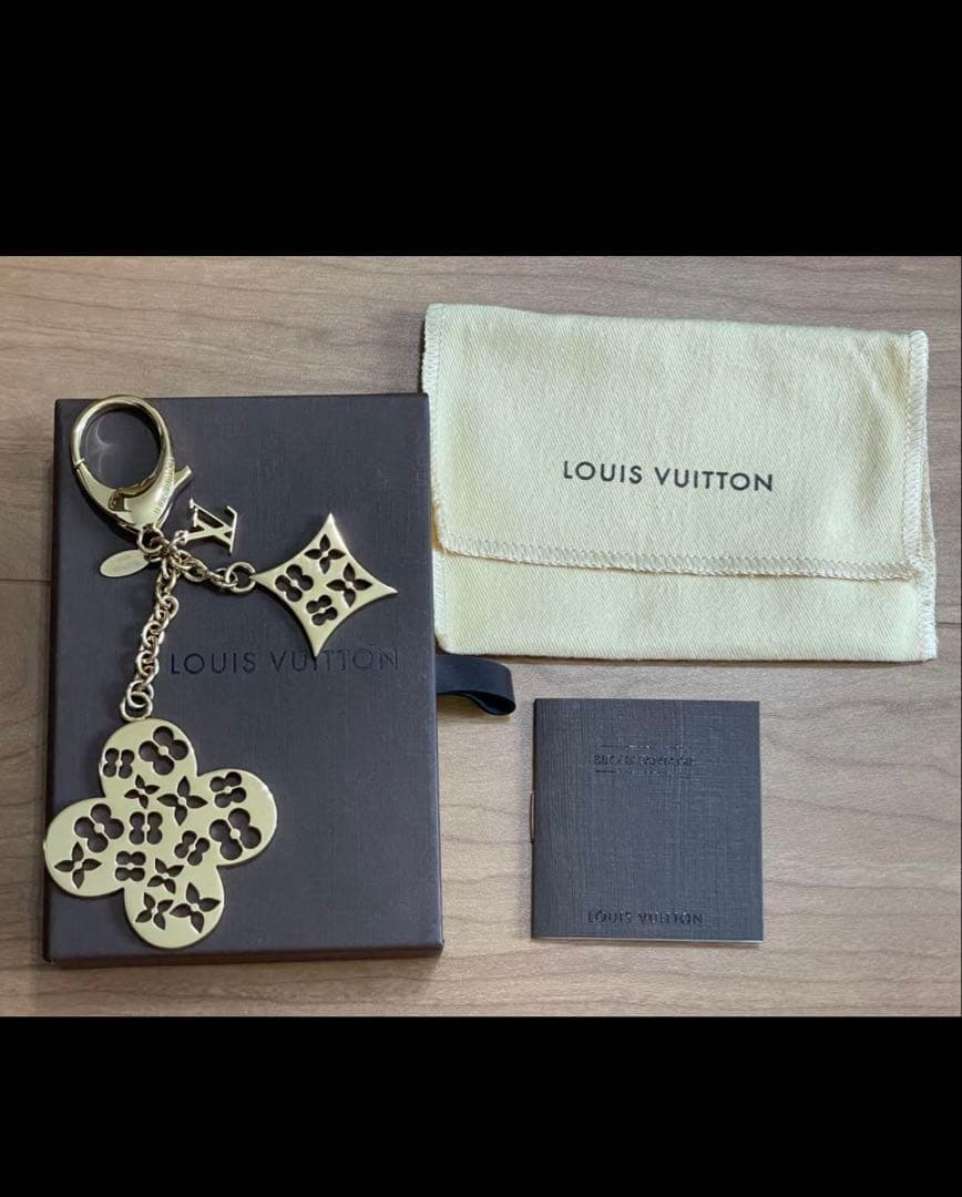 バッグチャーム LOUISVUITTON