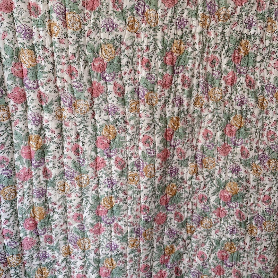 未使用※大判　インド ブロックプリント 中綿入りキルト 　ローズガーデン　ラグ