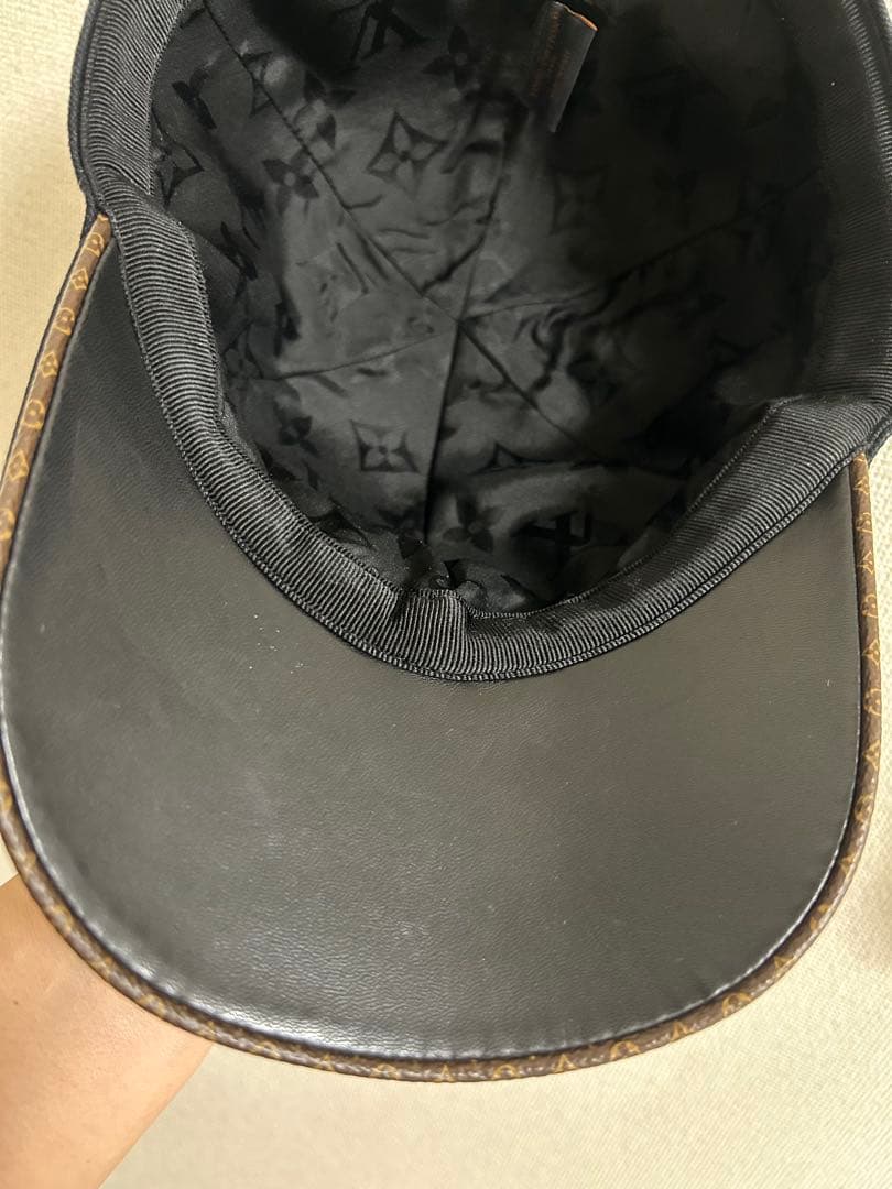 ルイ・ヴィトン 黒 ベースボールキャップ