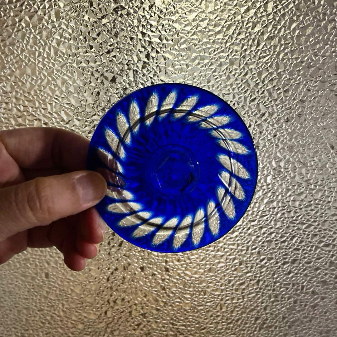 骨董　時代ガラス　青被せ切子　俵型洋花カット　希少ウランガラス　飴屋瓶　菓子瓶