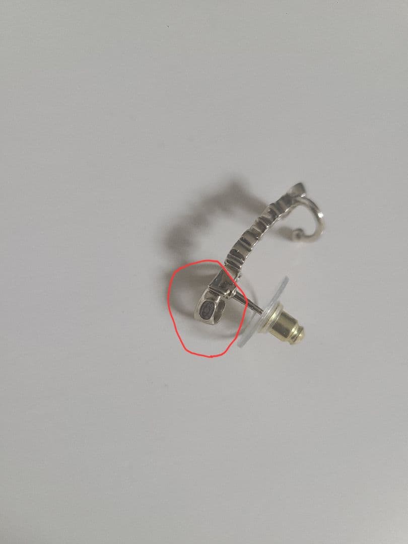 美品！CHANEL　ロゴ　アシンメトリー　ピアス　イヤーカフ