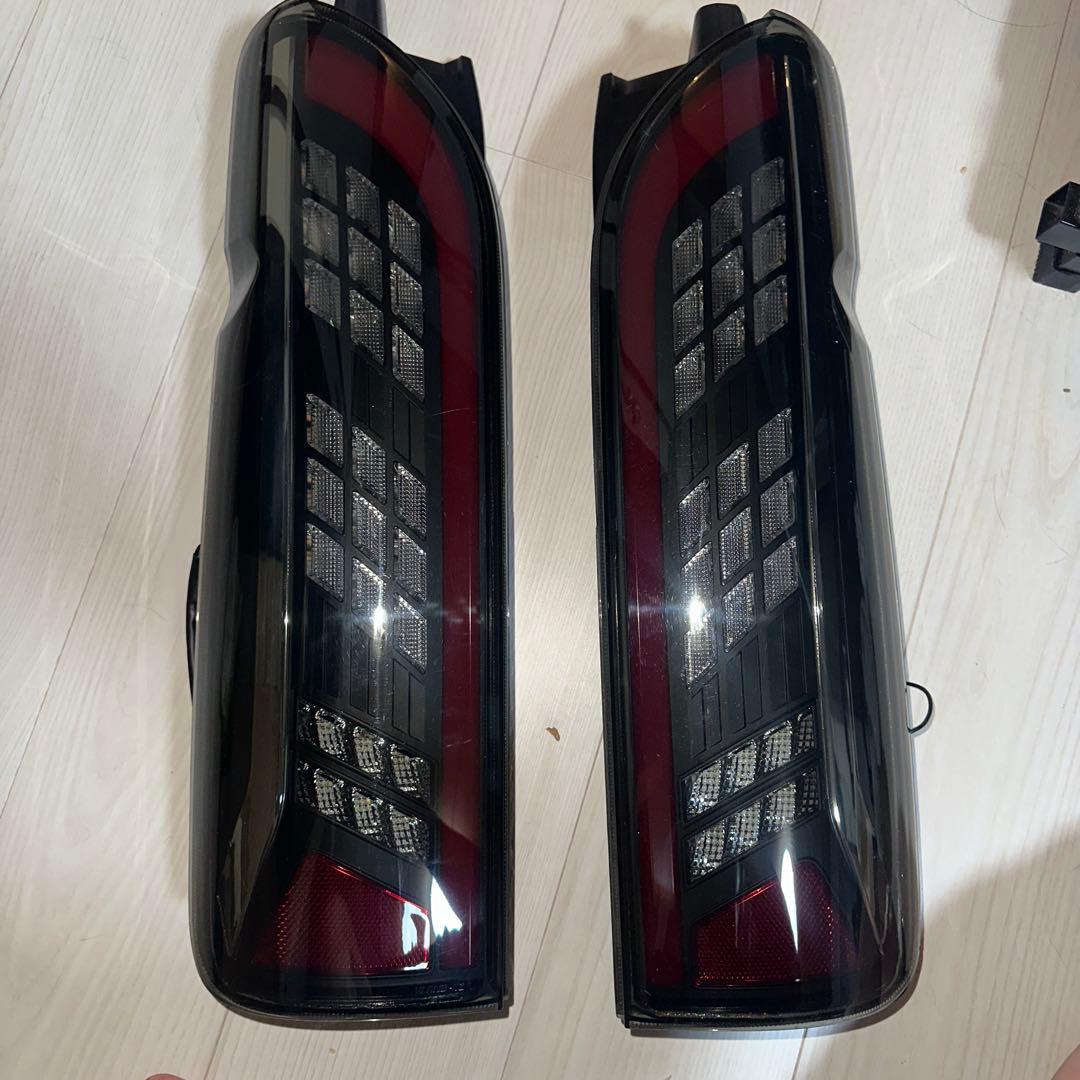 ハイエース テールランプ LED(流れるウィンカー)