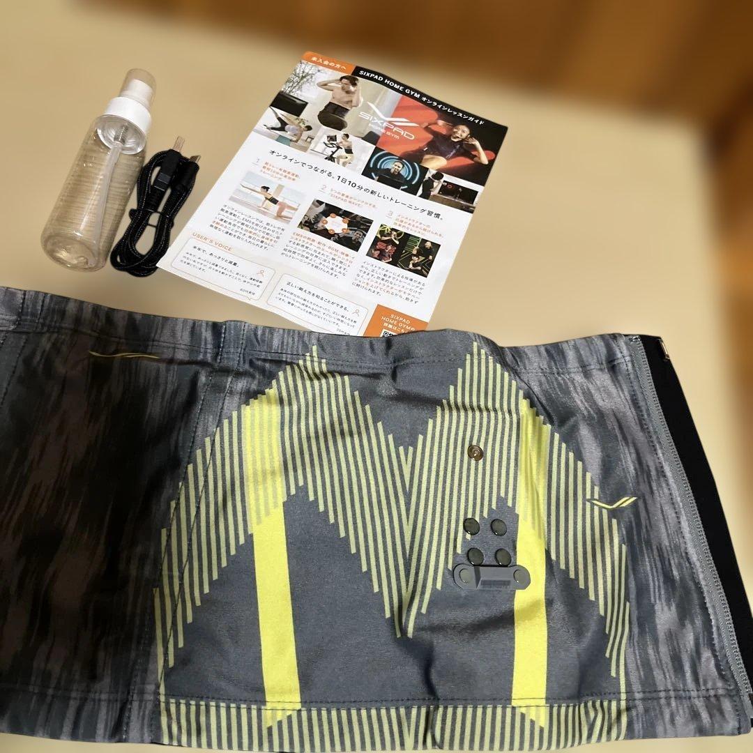 美品Sサイズ　シックスパット　パワースーツコアベルト、コントローラ付