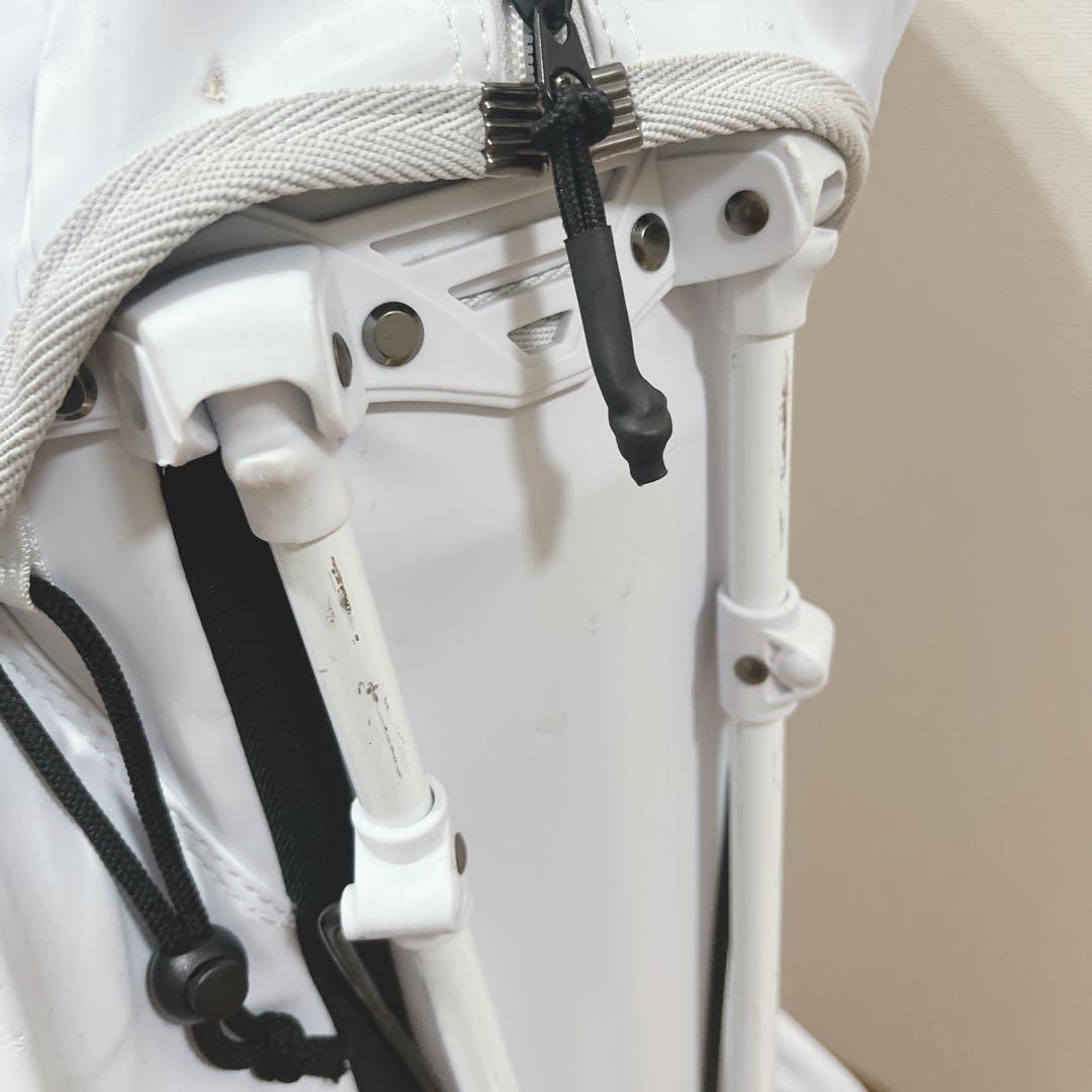 K252 MASTERBUNNY スタンド式キャディバッグ ホワイト