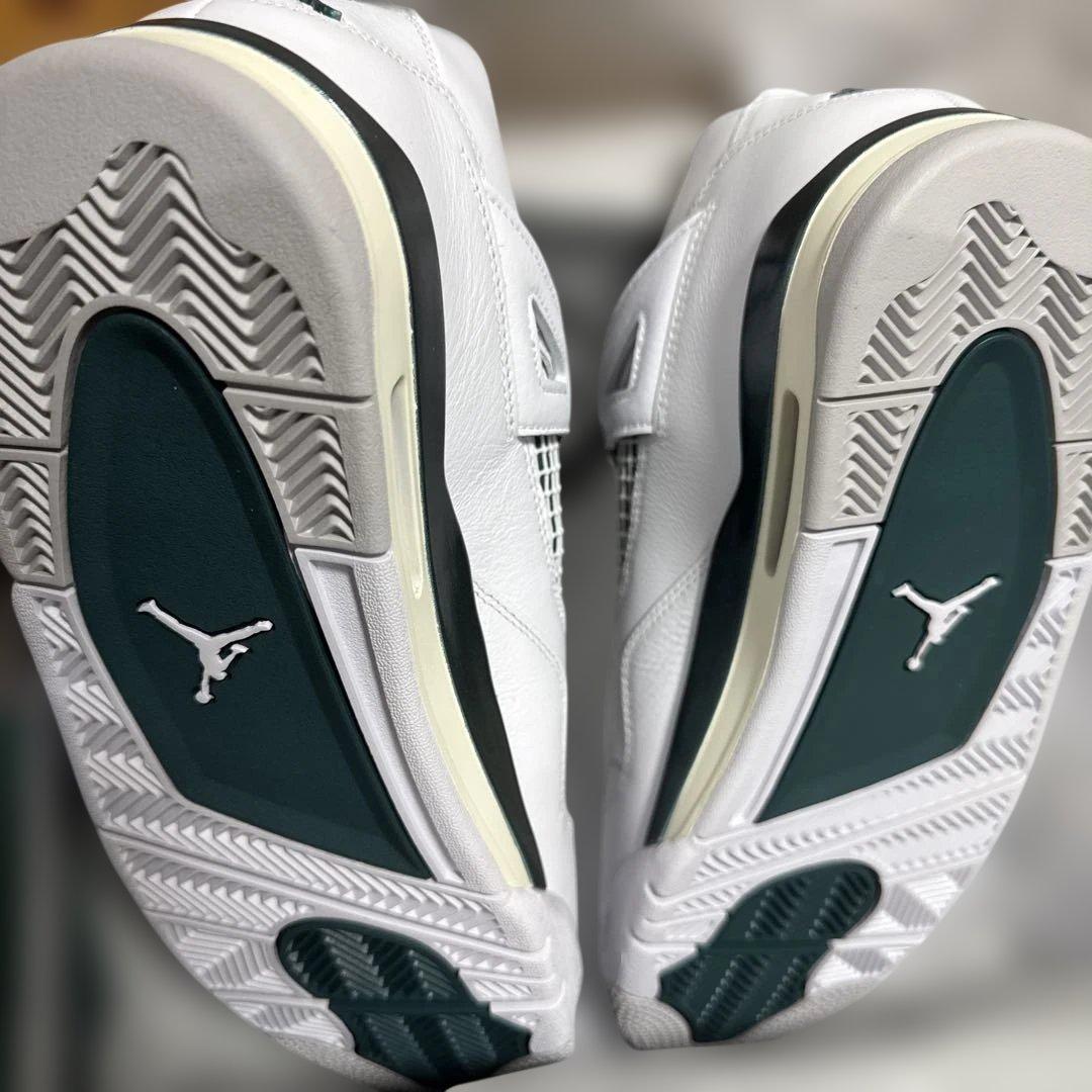 靴 Nike Air Jordan 4 Retro