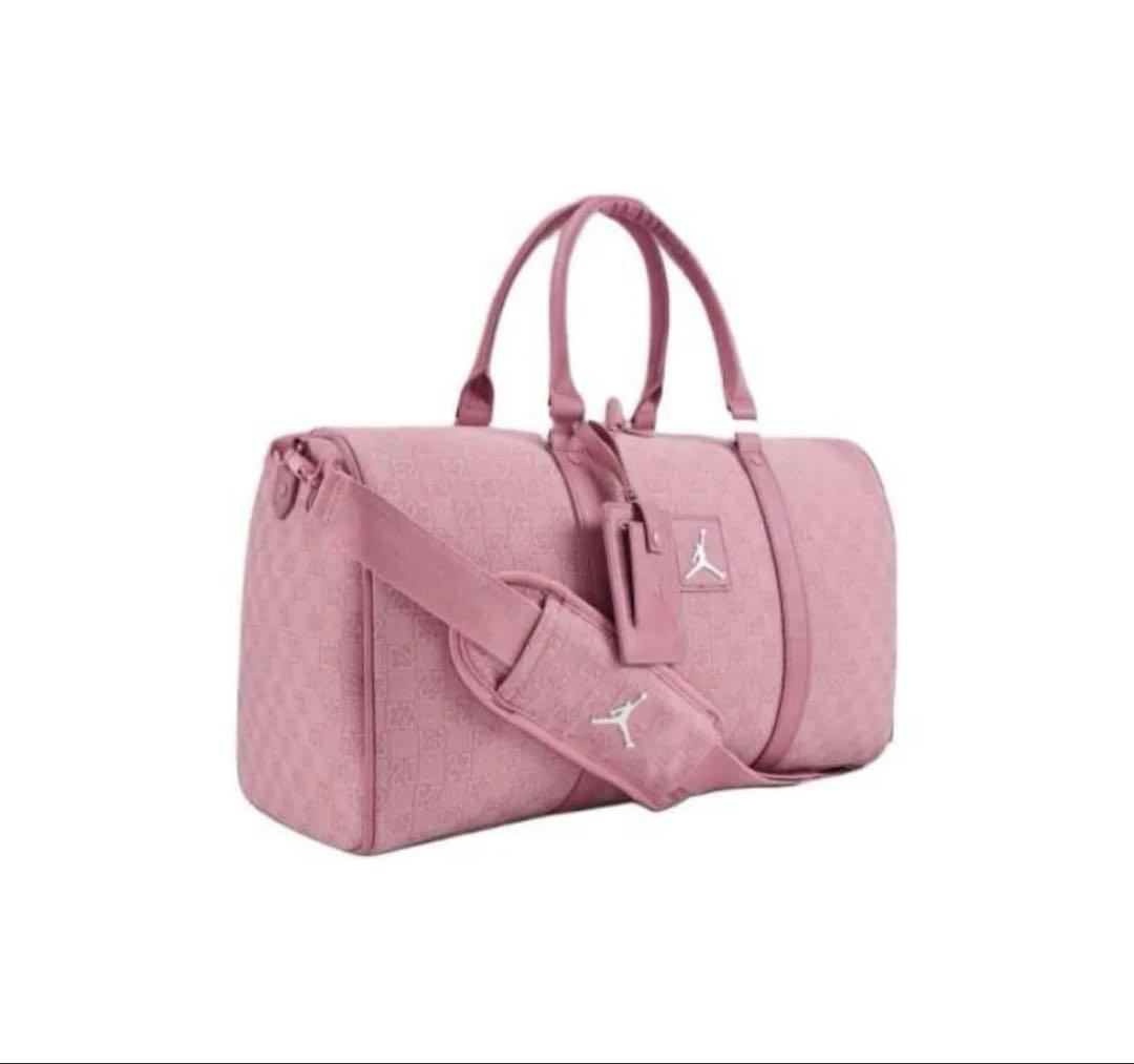 ジョーダン(JORDAN)モノグラム ダッフル バッグ　ボストンバッグ　ピンク