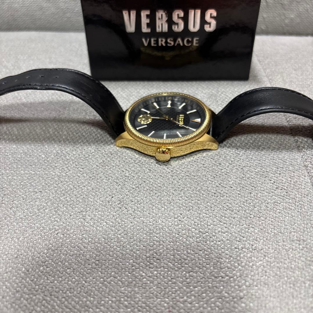 VERSUS VERSACE アナログ時計 ゴールド/ブラック