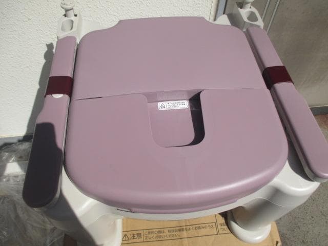 未使用　Panasonicポータブルトイレ座楽ラフィーネ　PN-L30200