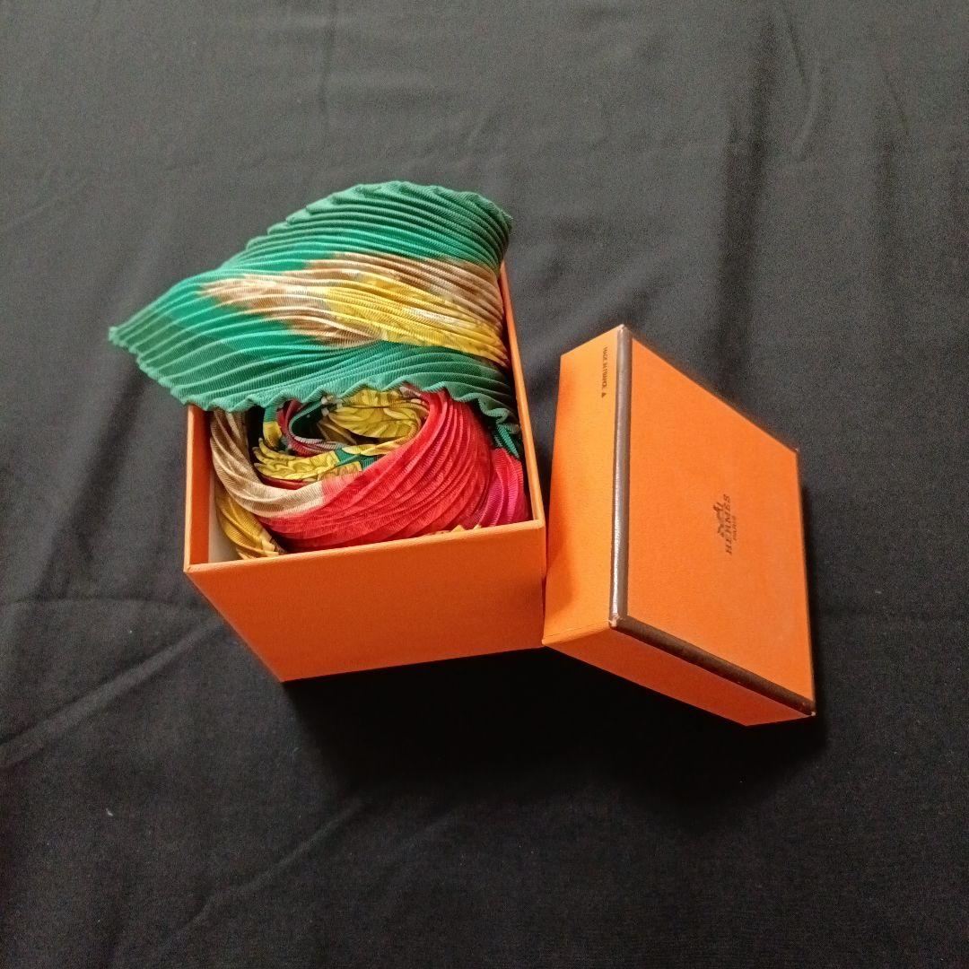 ★未使用級美品★エルメス　プリーツスカーフ　カレ　マルチカラー　シルク