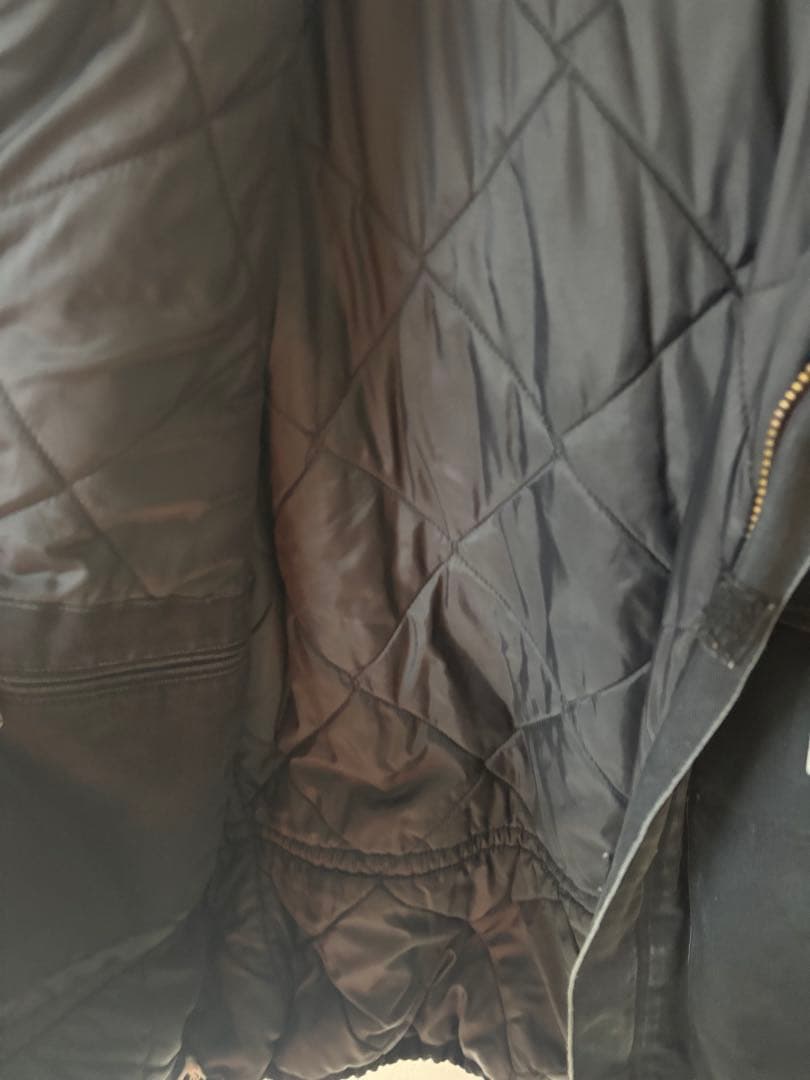 Carhartt ブラック ジップアップジャケット