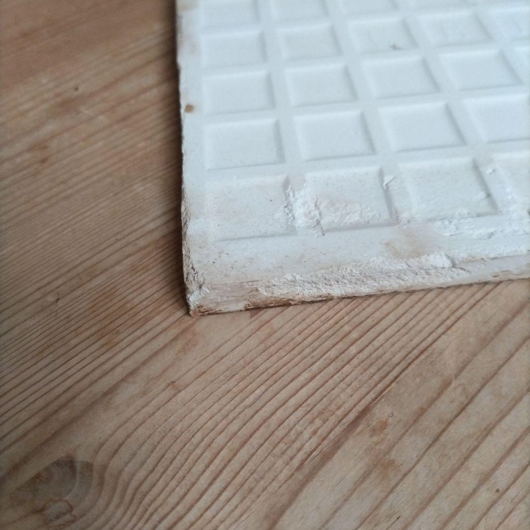 フランスアンティーク　タイル　クレイユエモントロー　小鳥　トリペット