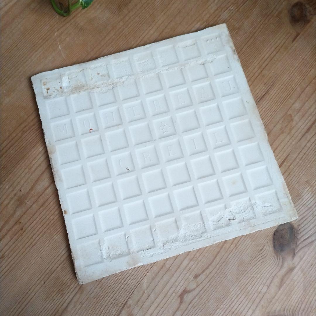 フランスアンティーク　タイル　クレイユエモントロー　小鳥　トリペット