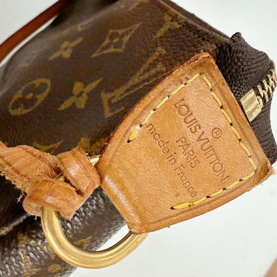 ルイヴィトン　モノグラム　アクセサリーポーチ　VI0040