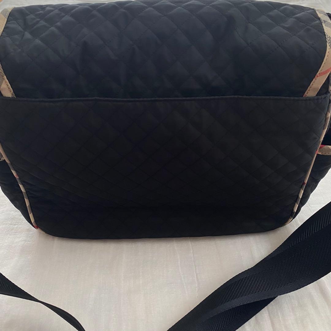 【美品】BURBERRY マザーズバッグ 衛生的なフラップ式 ショルダーバッグ