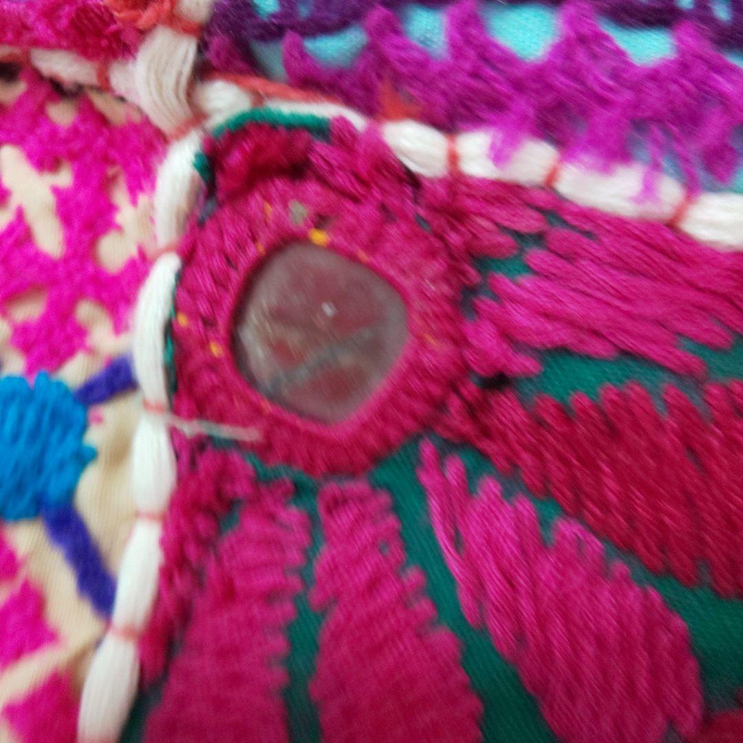 インド 刺繍 ラグ100×100