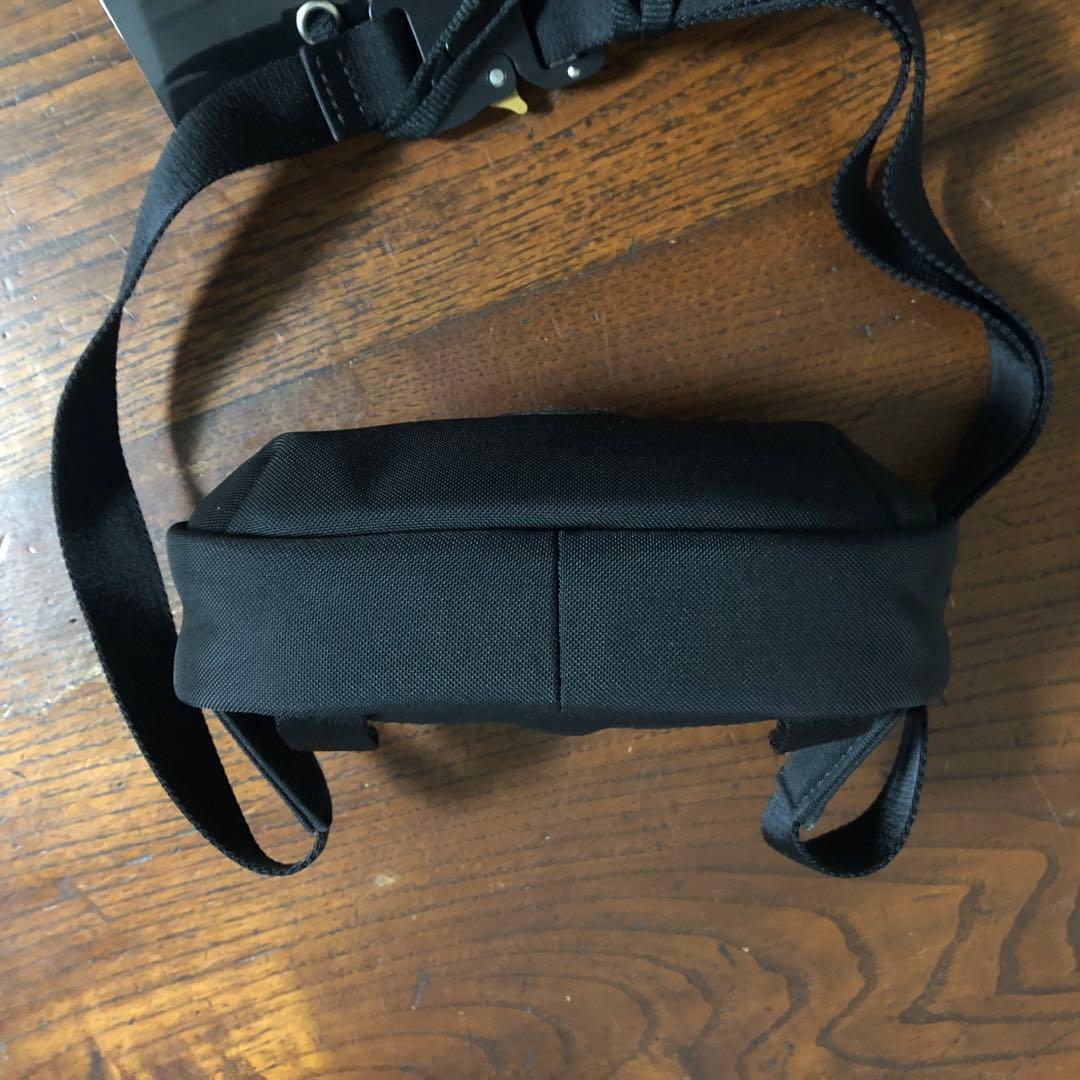 未使用タグ付き MONCLER ALYX BELT BAG MM BLACK